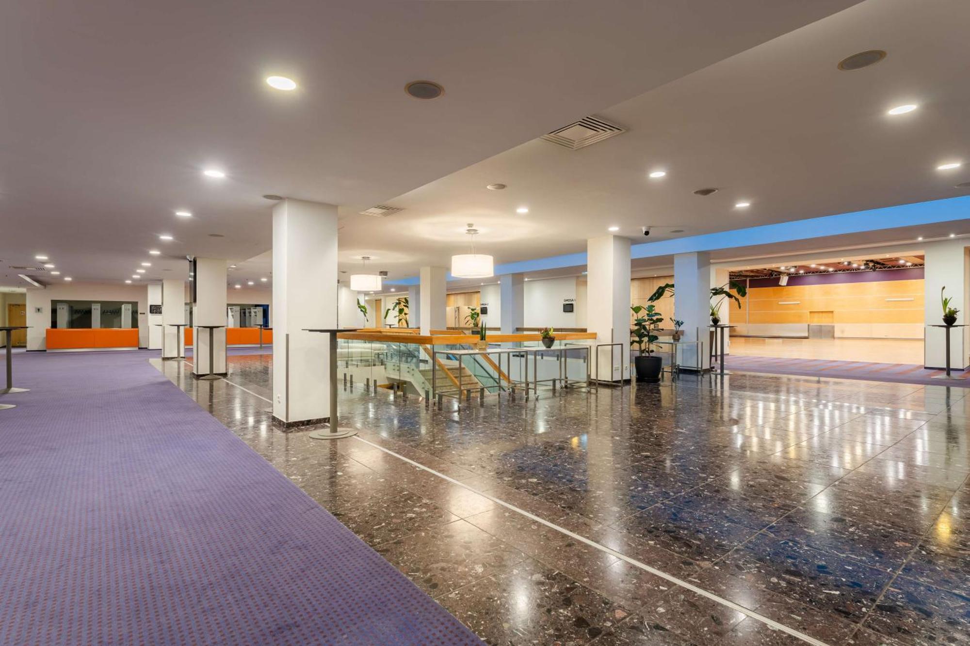 Radisson Blu Latvija Conference & Spa Hotel, Рига Екстериор снимка